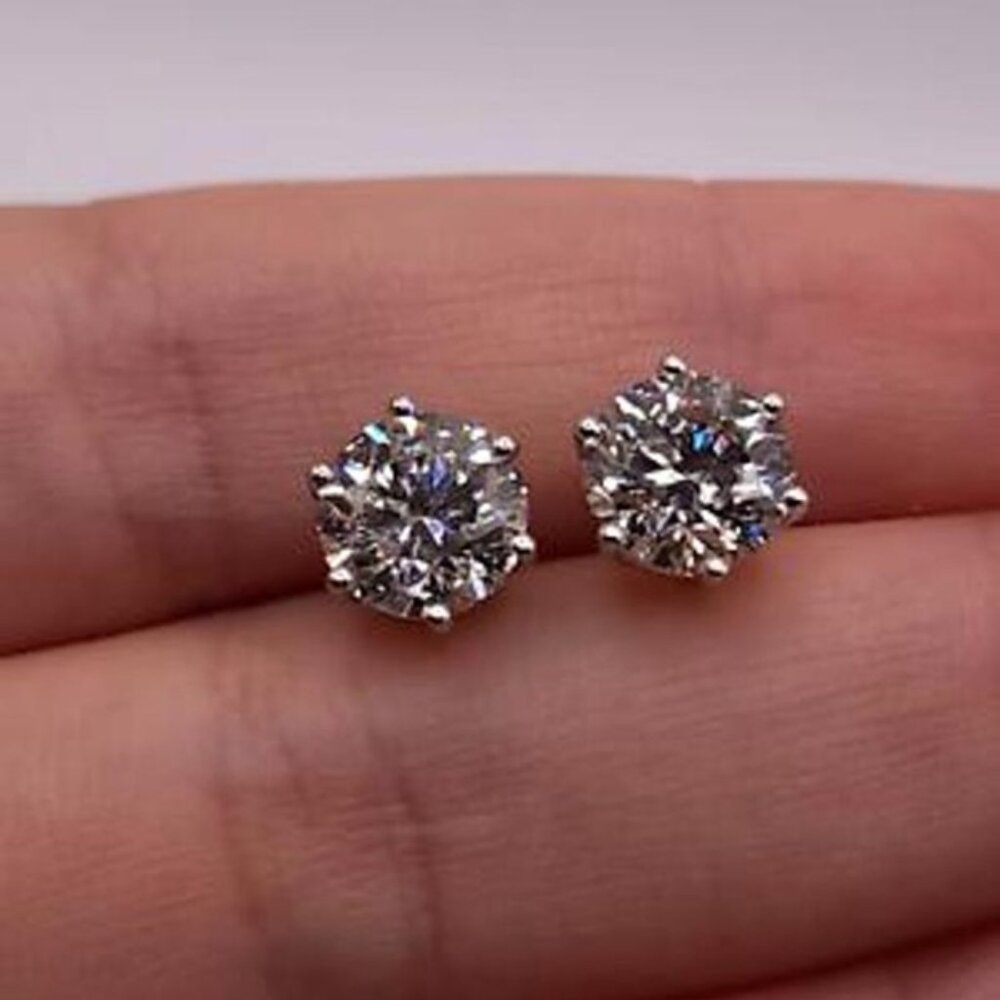 18Kt Gold 3 Ct 6 Prong Lab Grown Diamond Studs Earrings